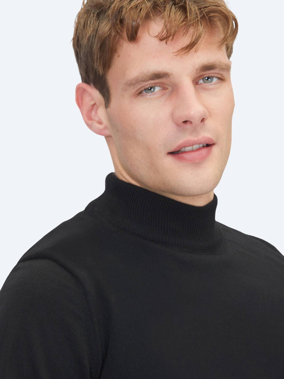 Schwarzer Strickpullover