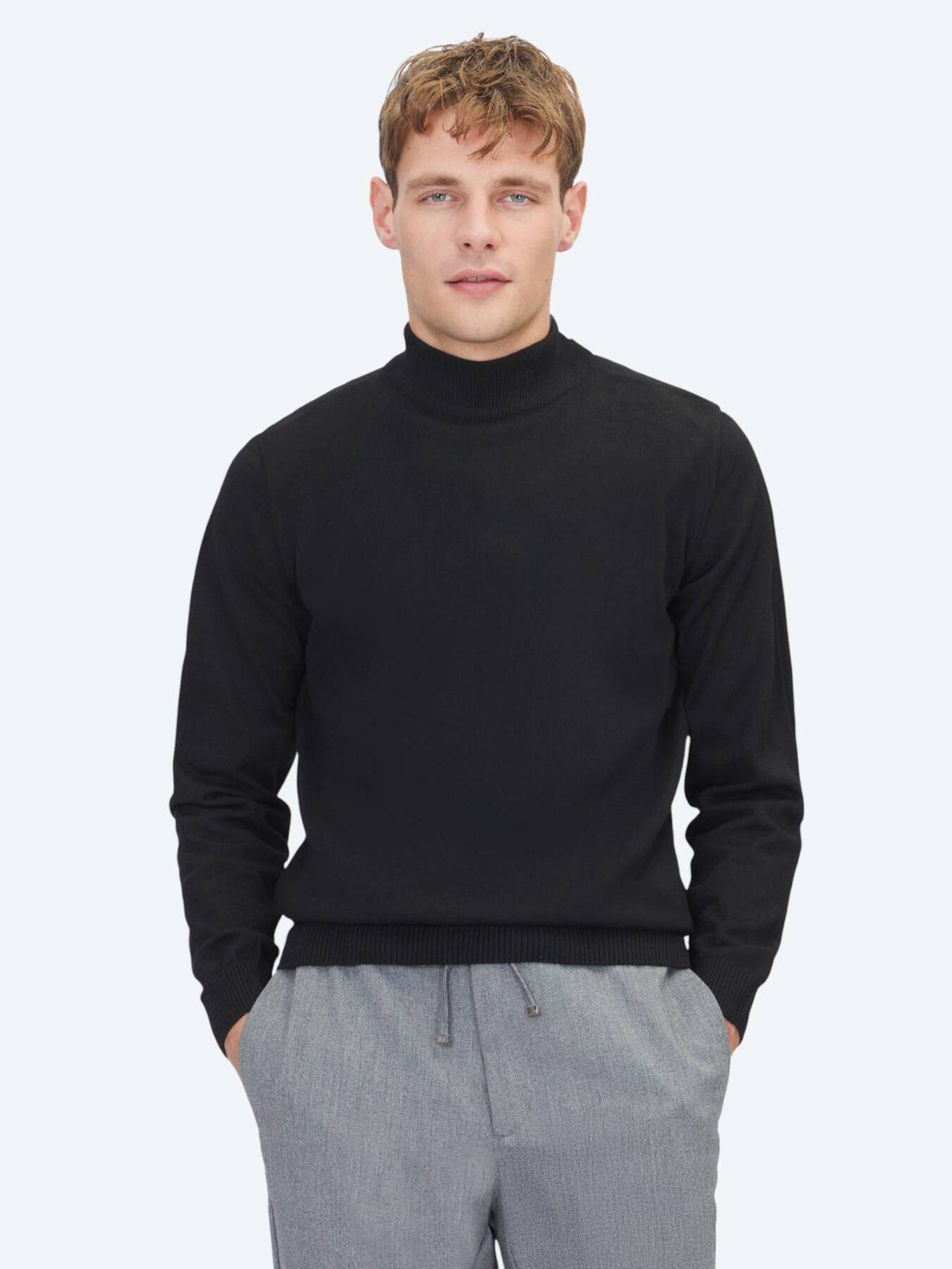 Schwarzer Strickpullover