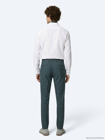 Khakifarbene Freizeithose mit normaler Passform
