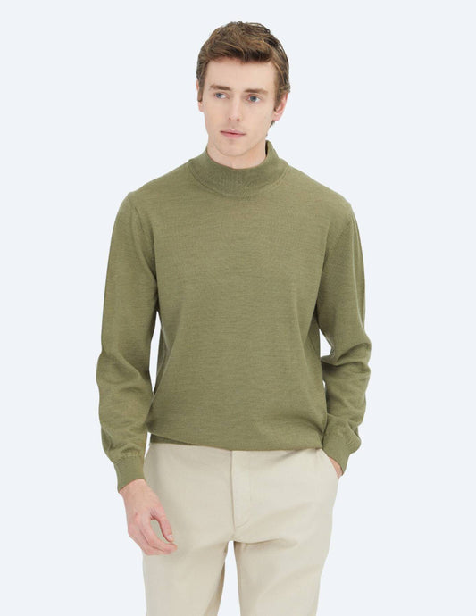 Hellgrüner Strickpullover