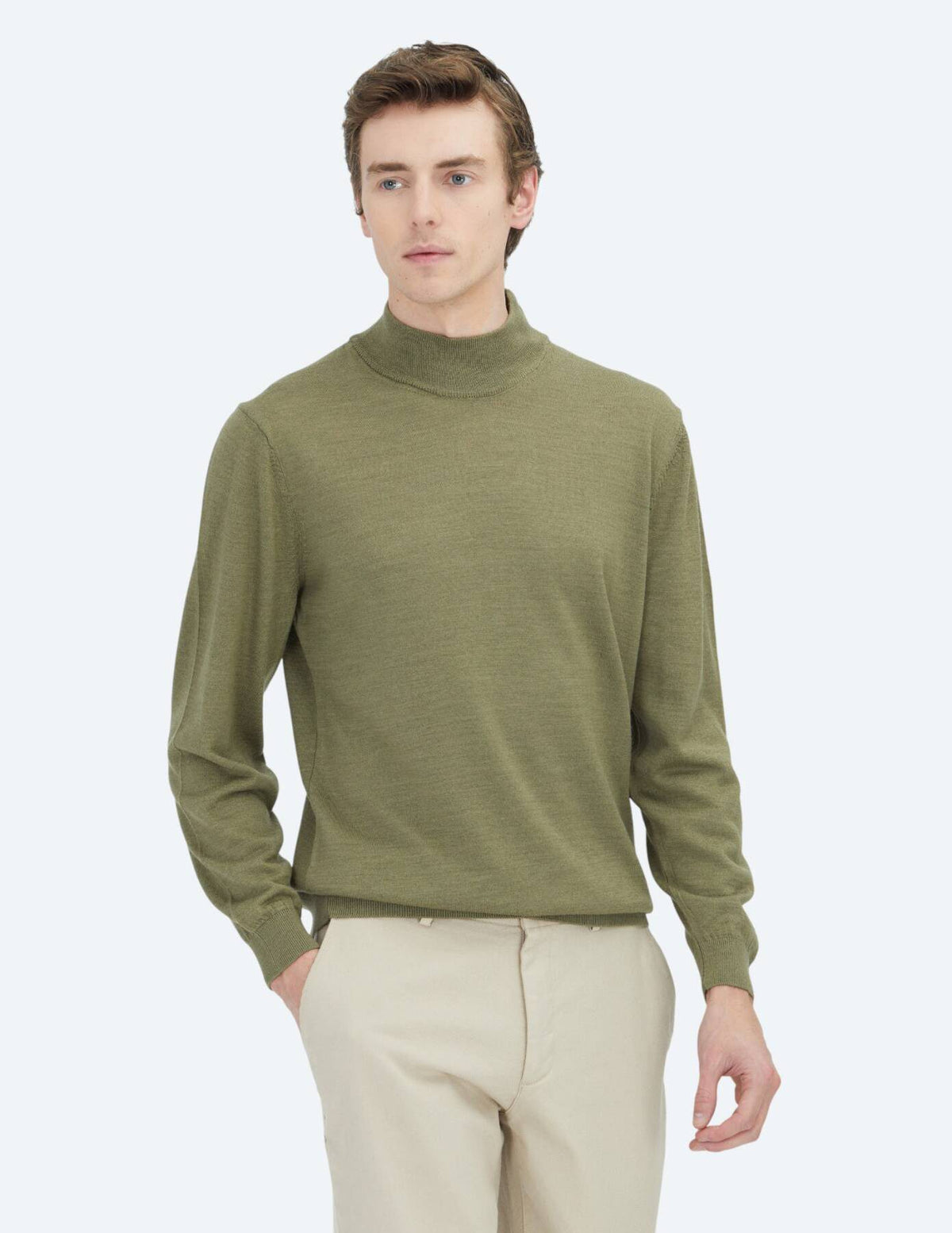 Hellgrüner Strickpullover