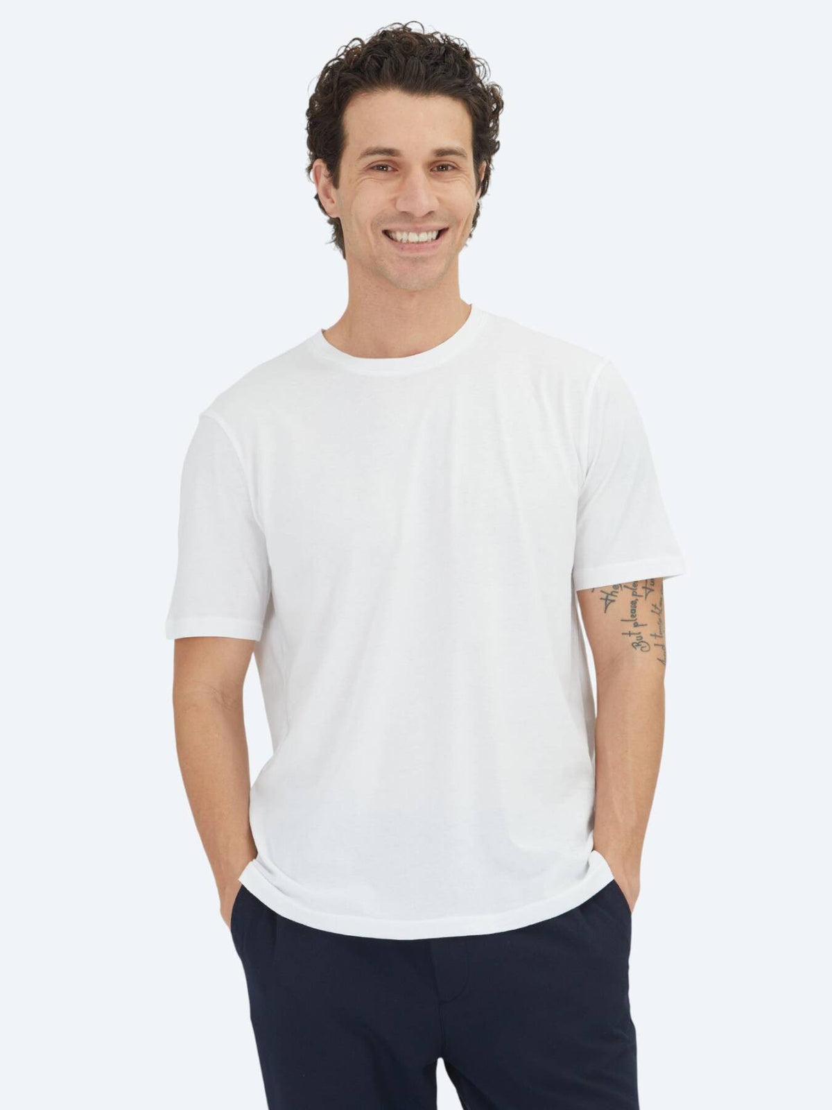 Weißes schlichtes Rundhals T-Shirt 100% Baumwolle