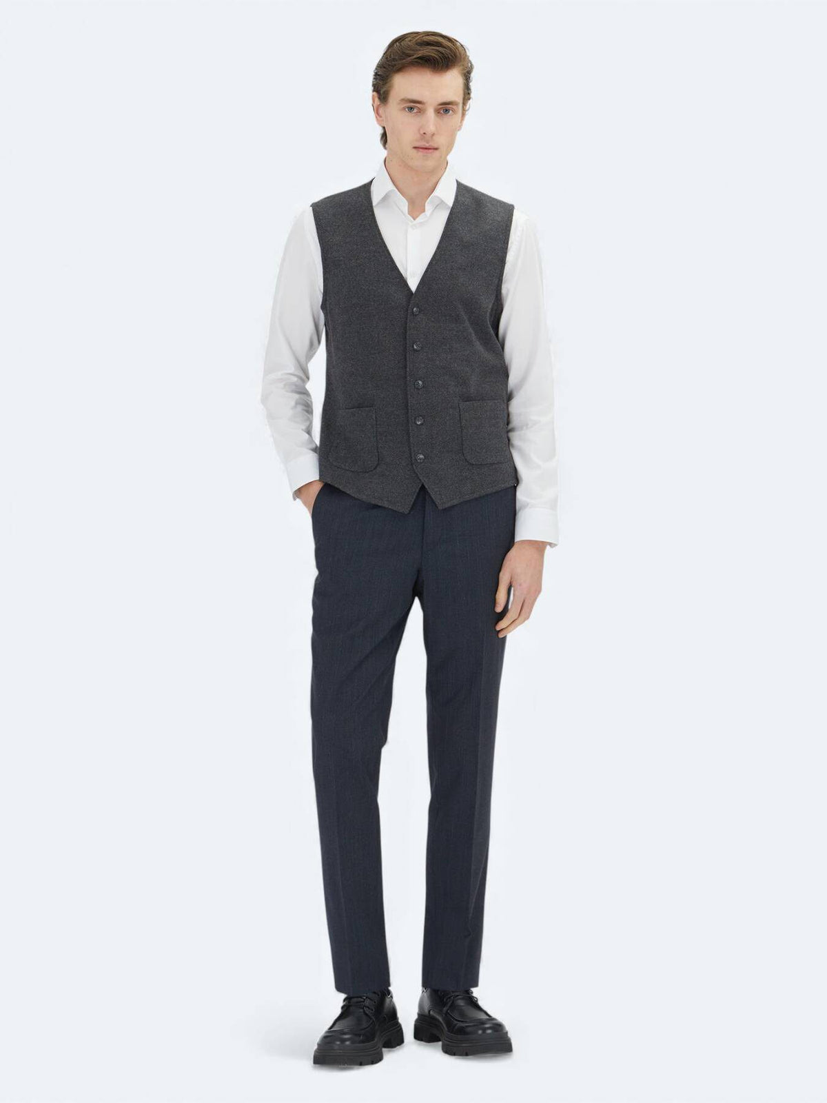 Klassische Weste in Hard Coal Slim Fit mit Schmetterlingskragen