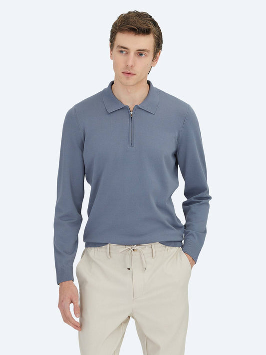 Hellblaues Strick-Sweatshirt