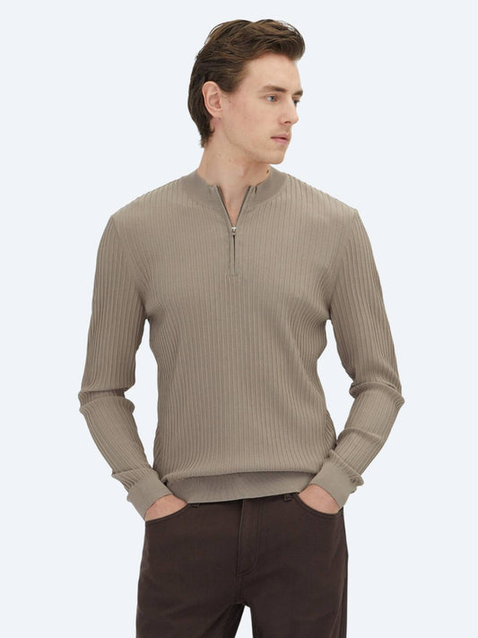 Sweatshirt aus hellem Nerz-Strickwaren
