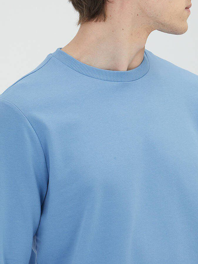 Blaues Sweatshirt mit Rundhalsausschnitt