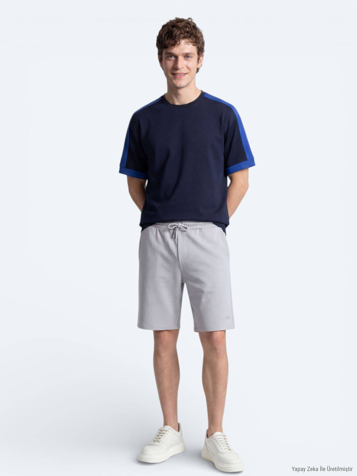 Marineblaues schlichtes T-Shirt