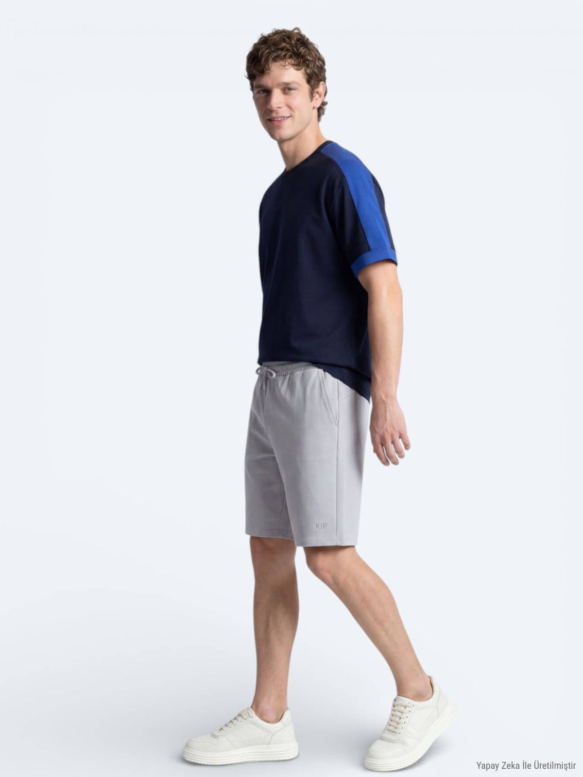 Marineblaues schlichtes T-Shirt