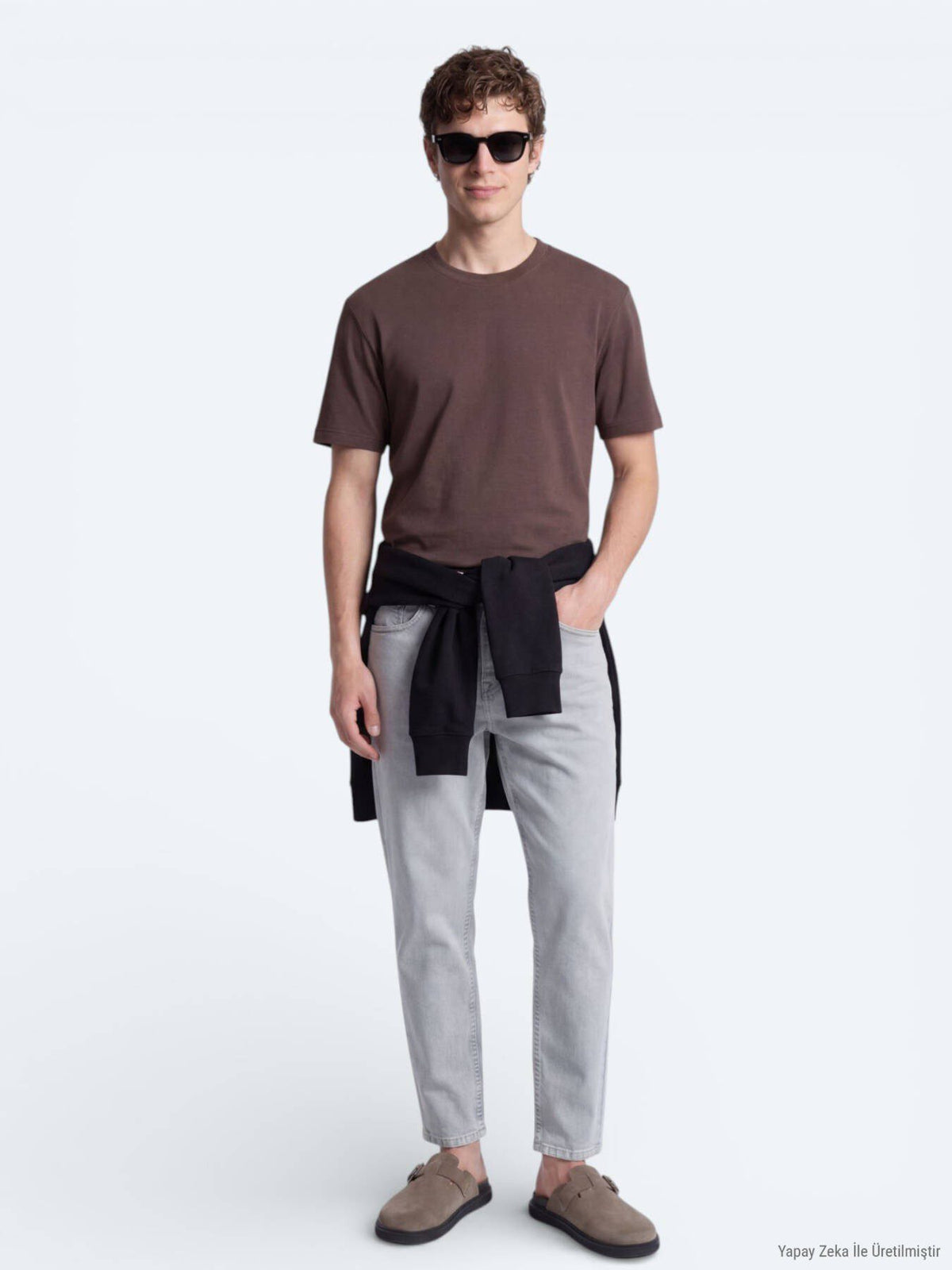 Braunes schlichtes T-Shirt