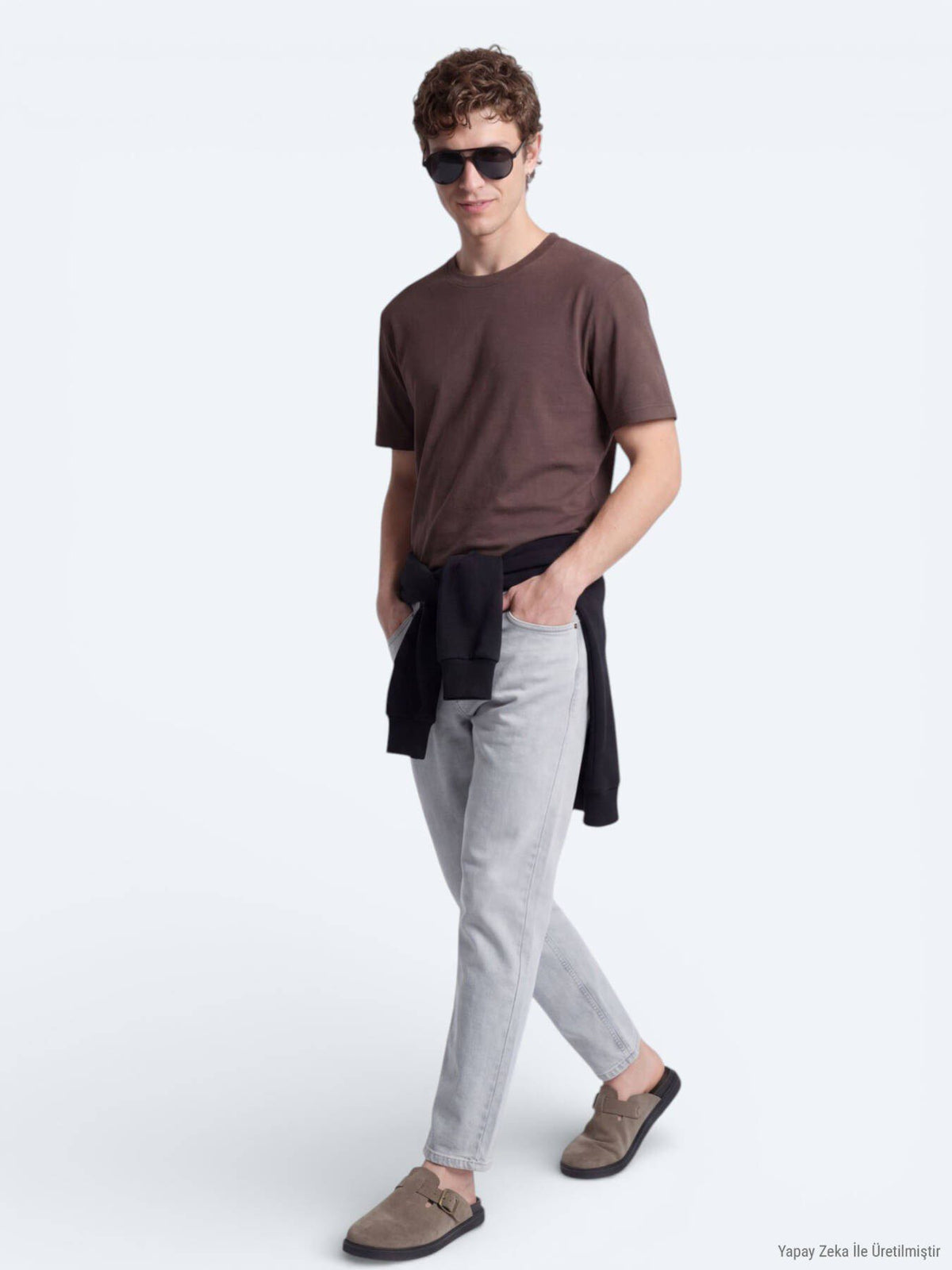 Braunes schlichtes T-Shirt