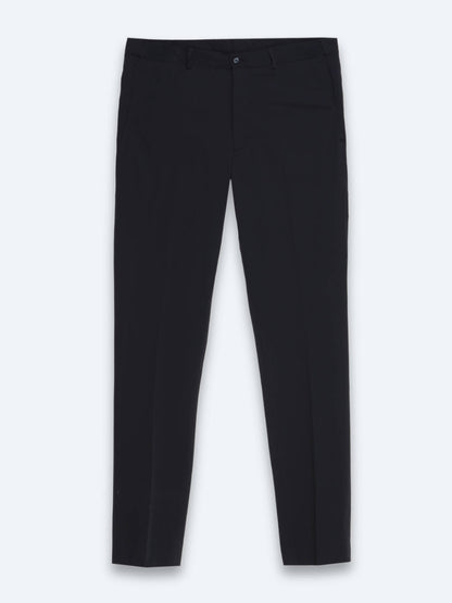 Schwarzer gestreifter Anzug modern fit