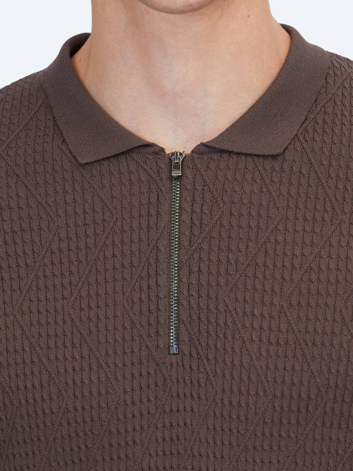 Braune Strickmode