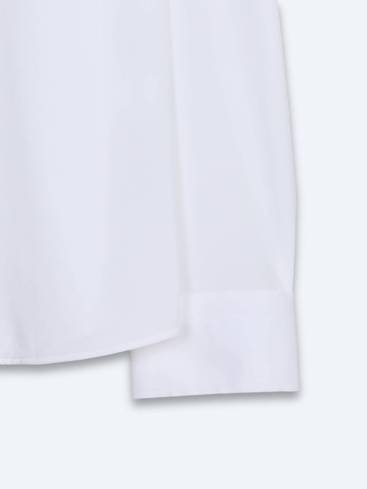 Weißes schlichtes Regular Fit Strickshirt