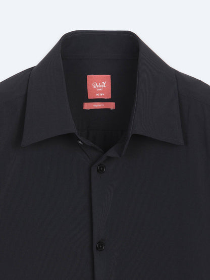 Schwarzes schlichtes Regular Fit Strickshirt