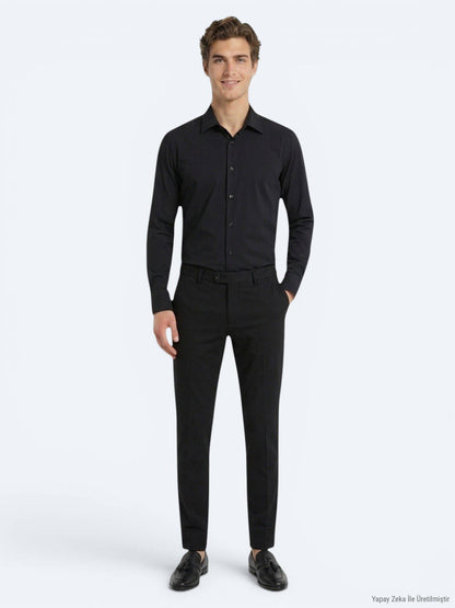 Schwarzes schlichtes Regular Fit Strickshirt