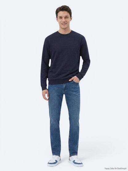Marineblaues schlichtes Sweatshirt