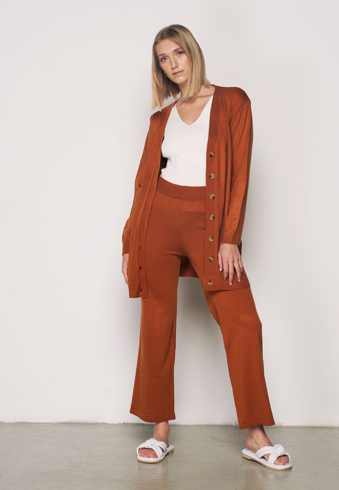 Comfortable Trouser Set with Elastic Waistband - Brown