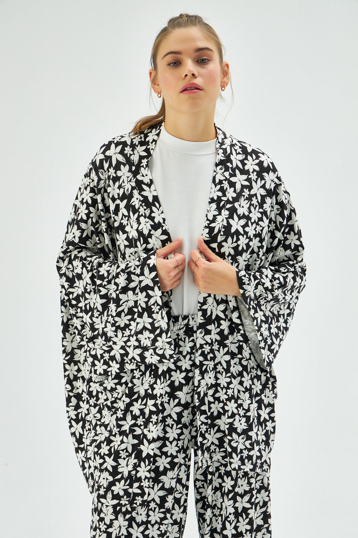 MUNI MUNI - Printed Kimono Top - black