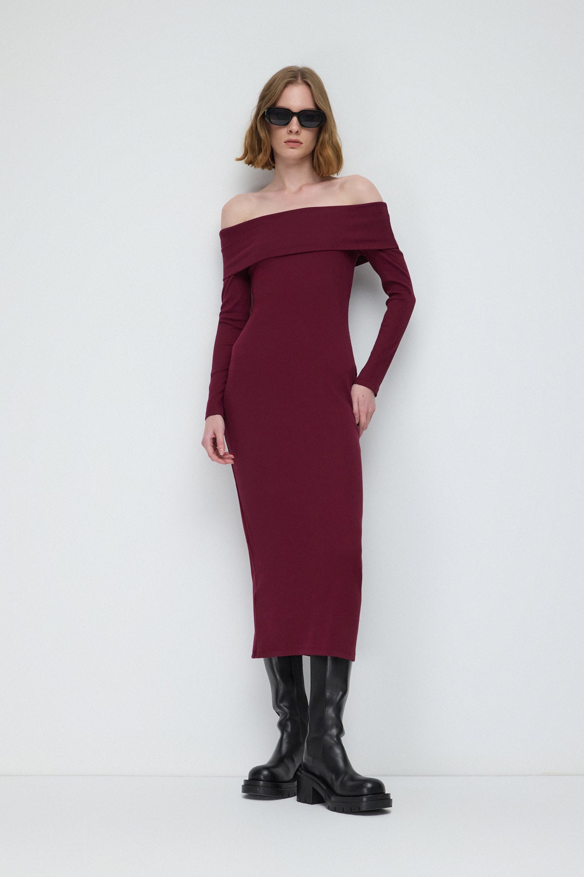 Schulterfreies Cord-Midikleid