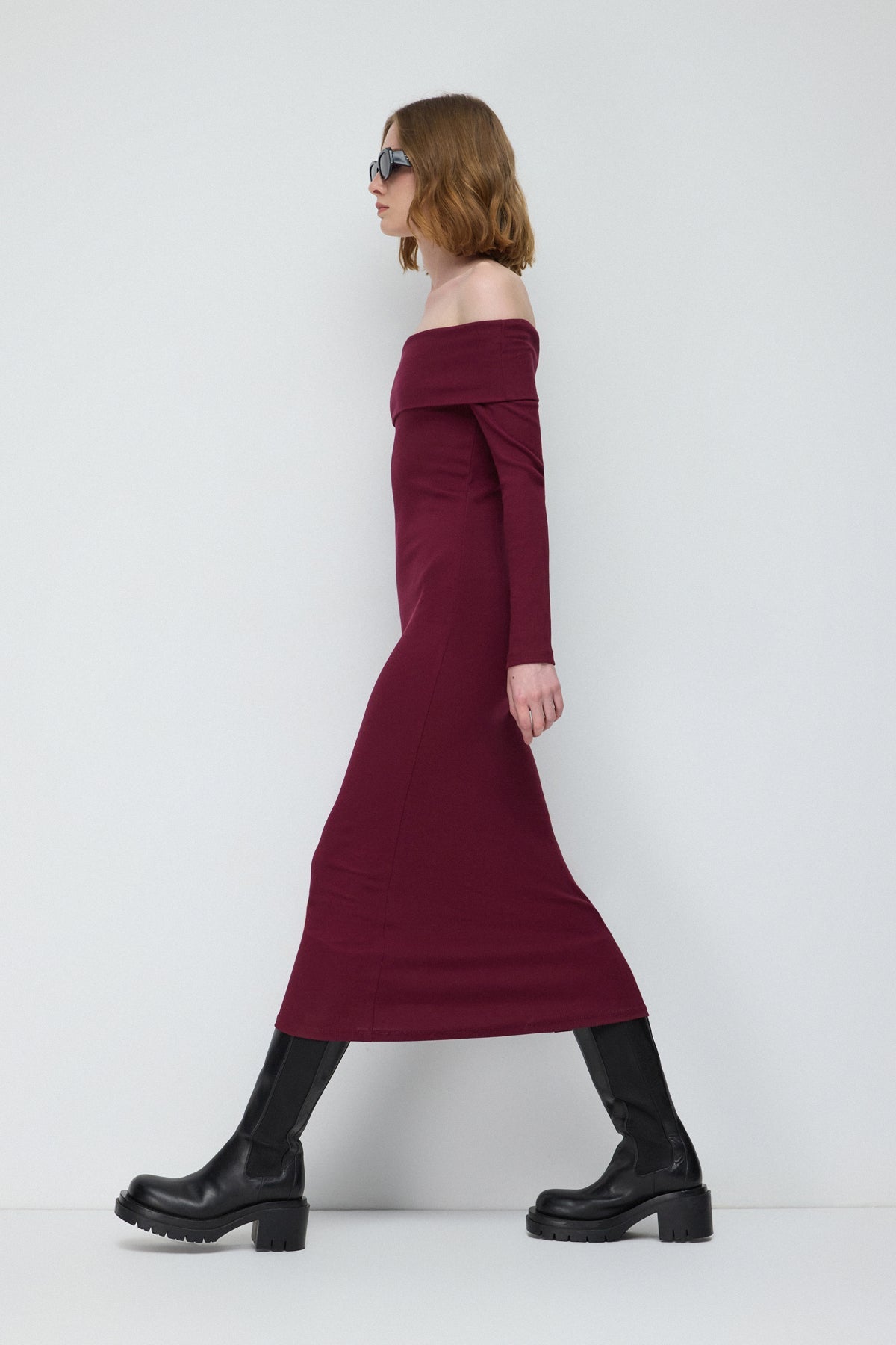 Schulterfreies Cord-Midikleid