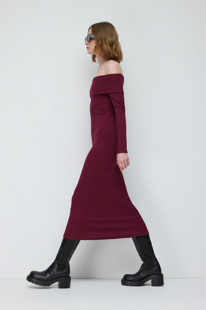 Schulterfreies Cord-Midikleid