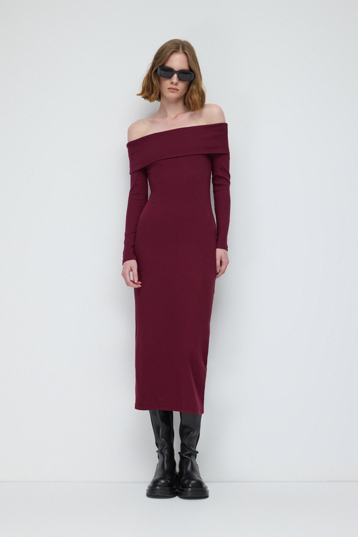 Schulterfreies Cord-Midikleid