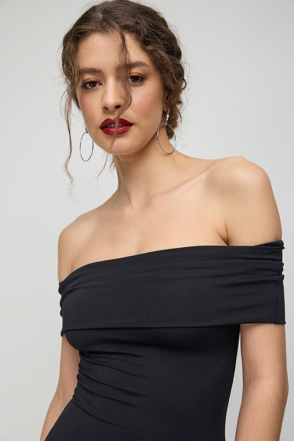 schulterfreies Kleid
