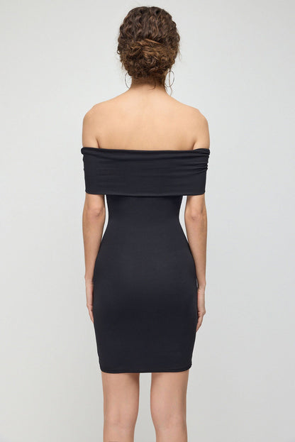 schulterfreies Kleid