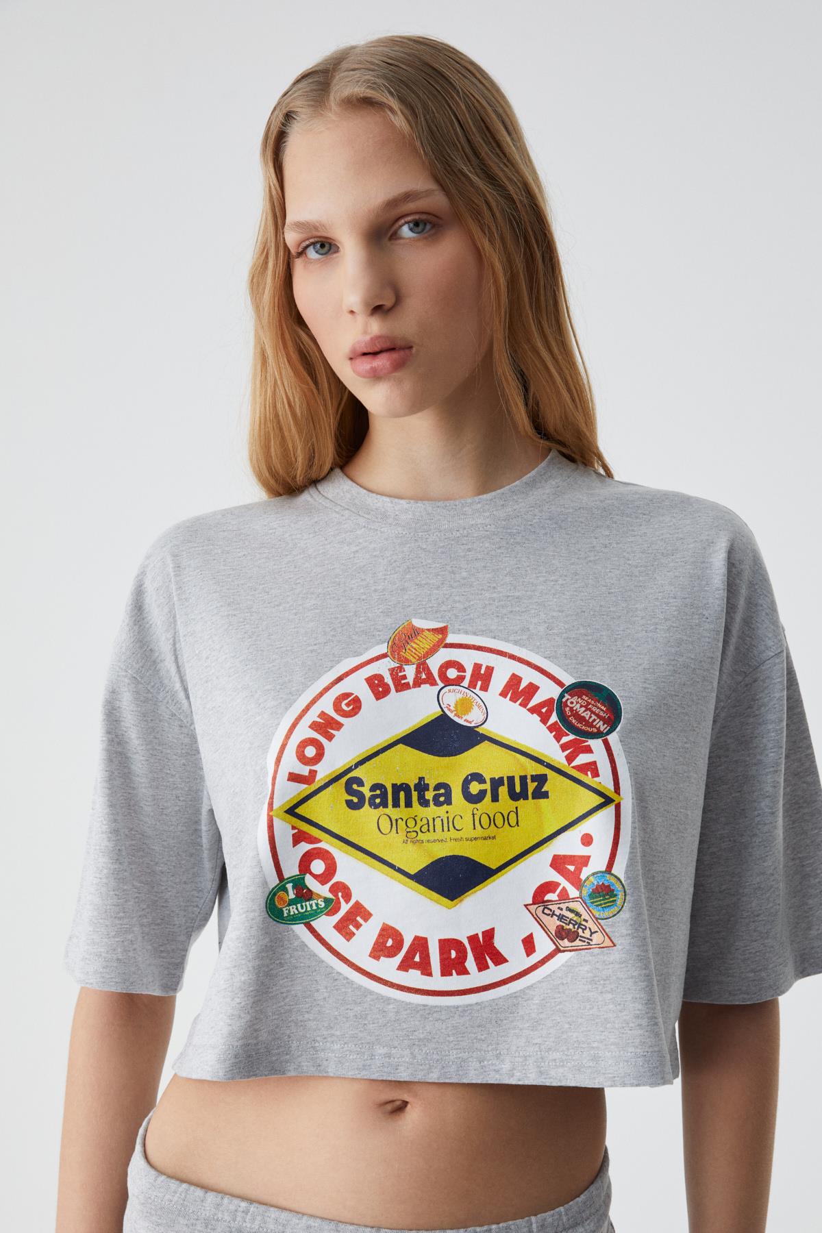 ETHIQUET AHRI Damen Relaxed Tee mit Print Graue Melange