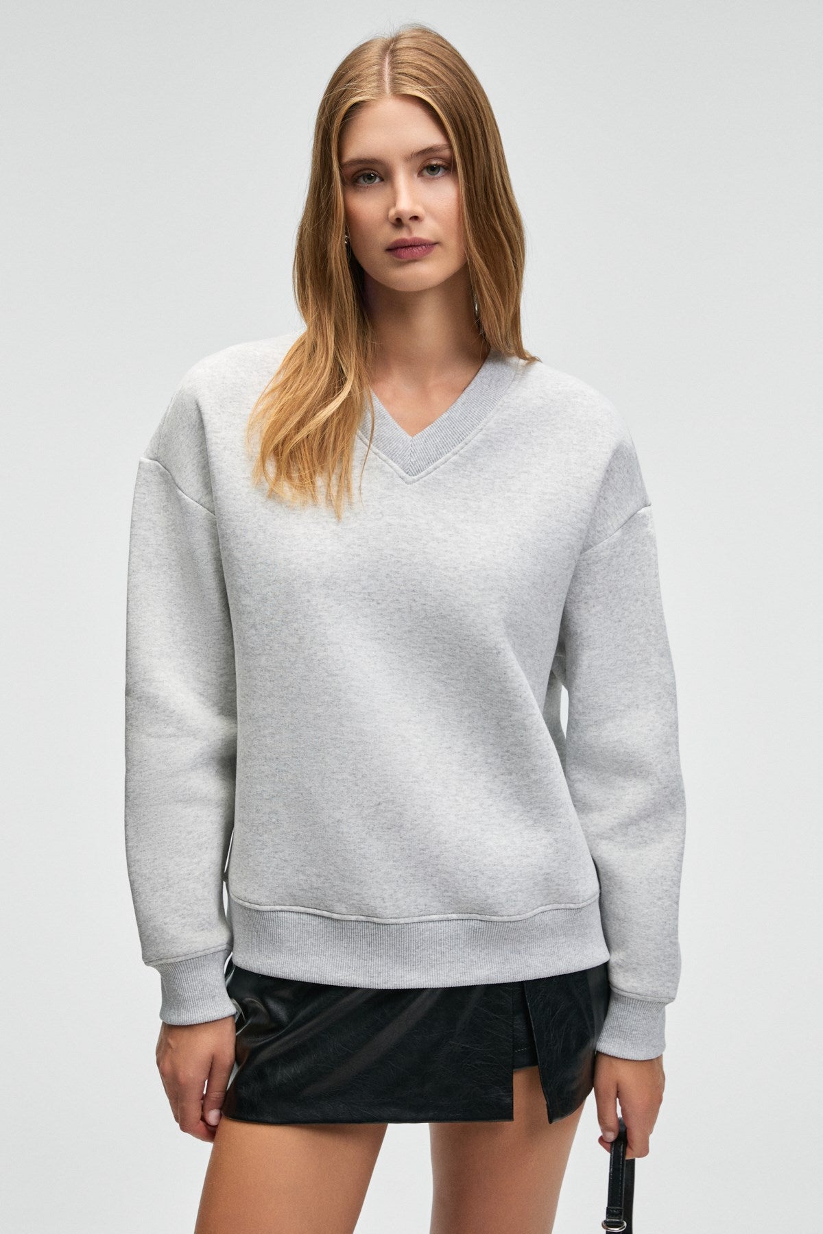 ETHIQUET ARINEL Damen V-Ausschnitt Sweatshirt Graue Melange