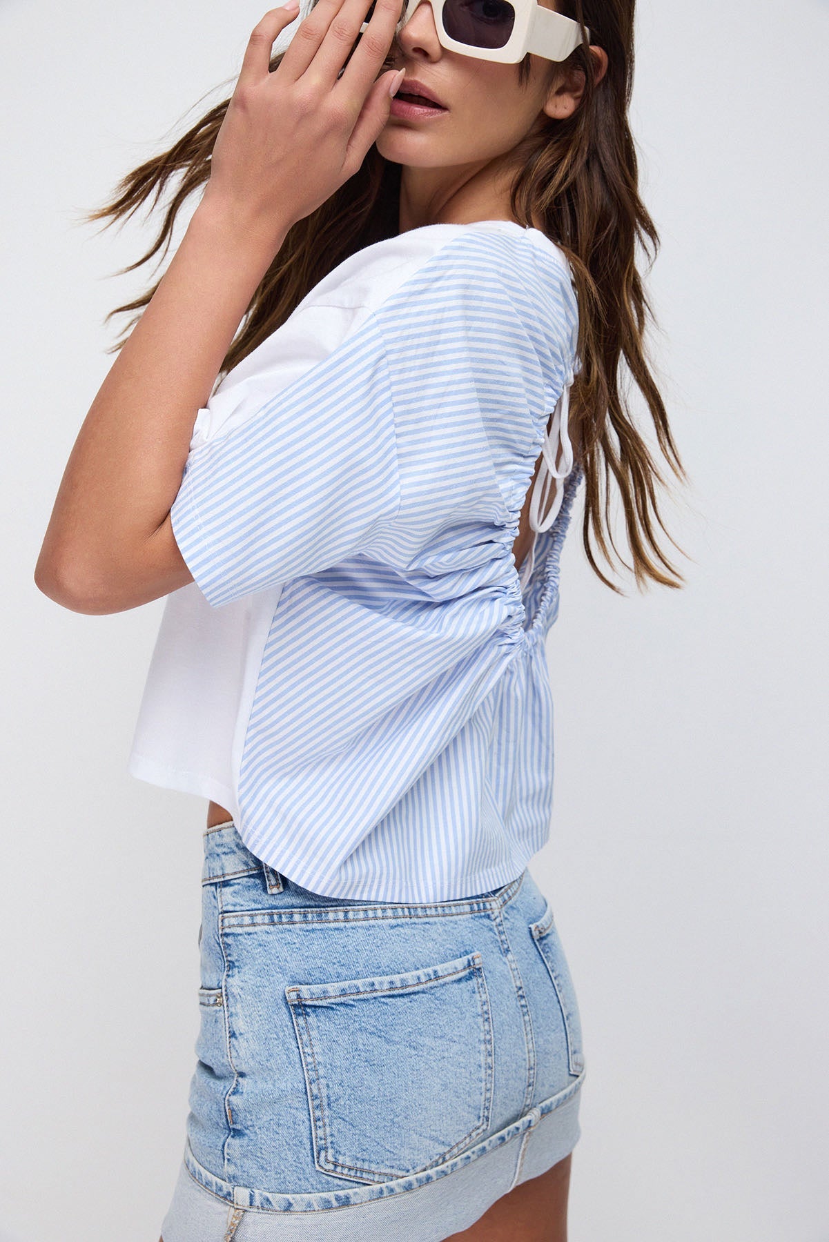 Gestreiftes Kurzarm-T-Shirt
