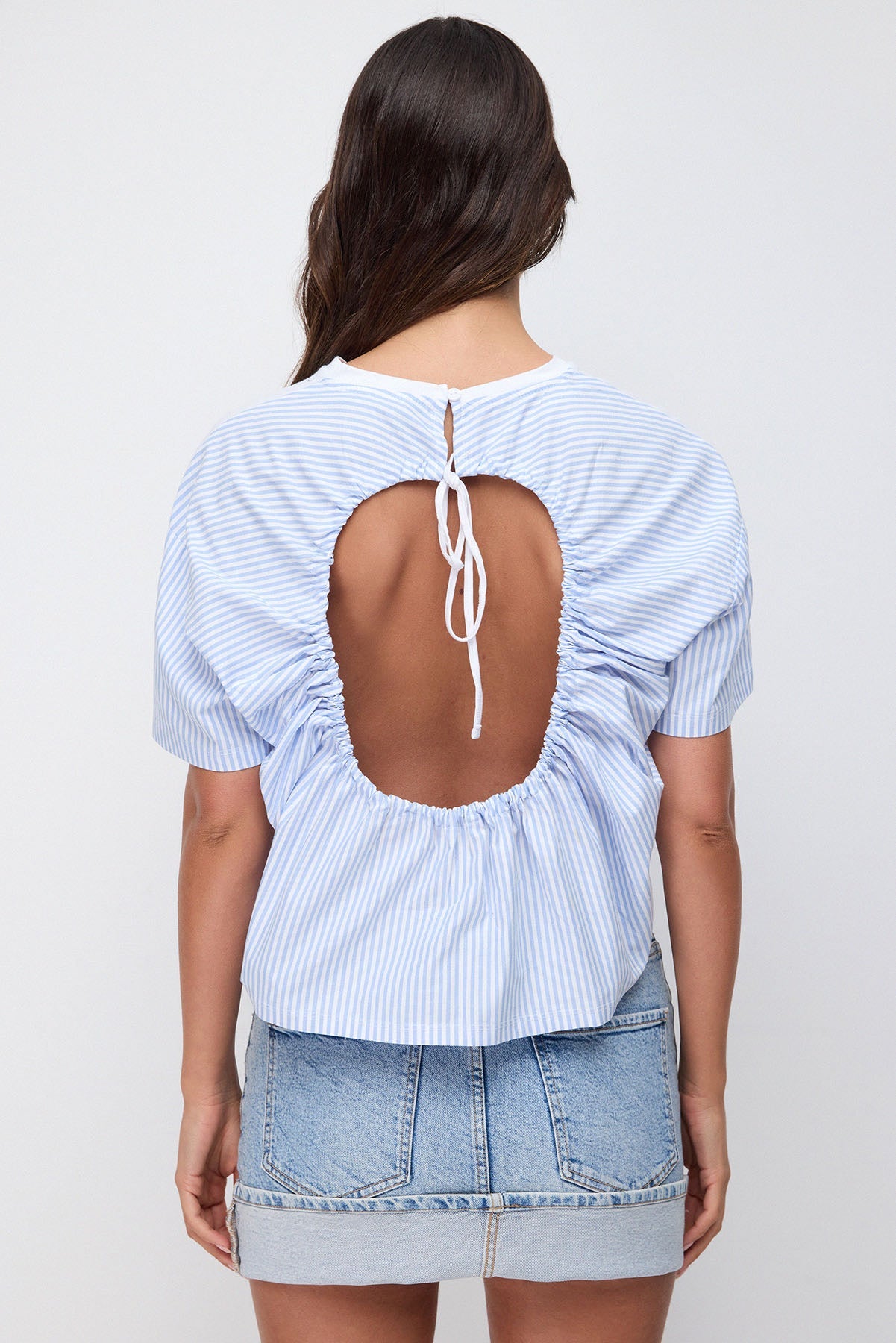 Gestreiftes Kurzarm-T-Shirt