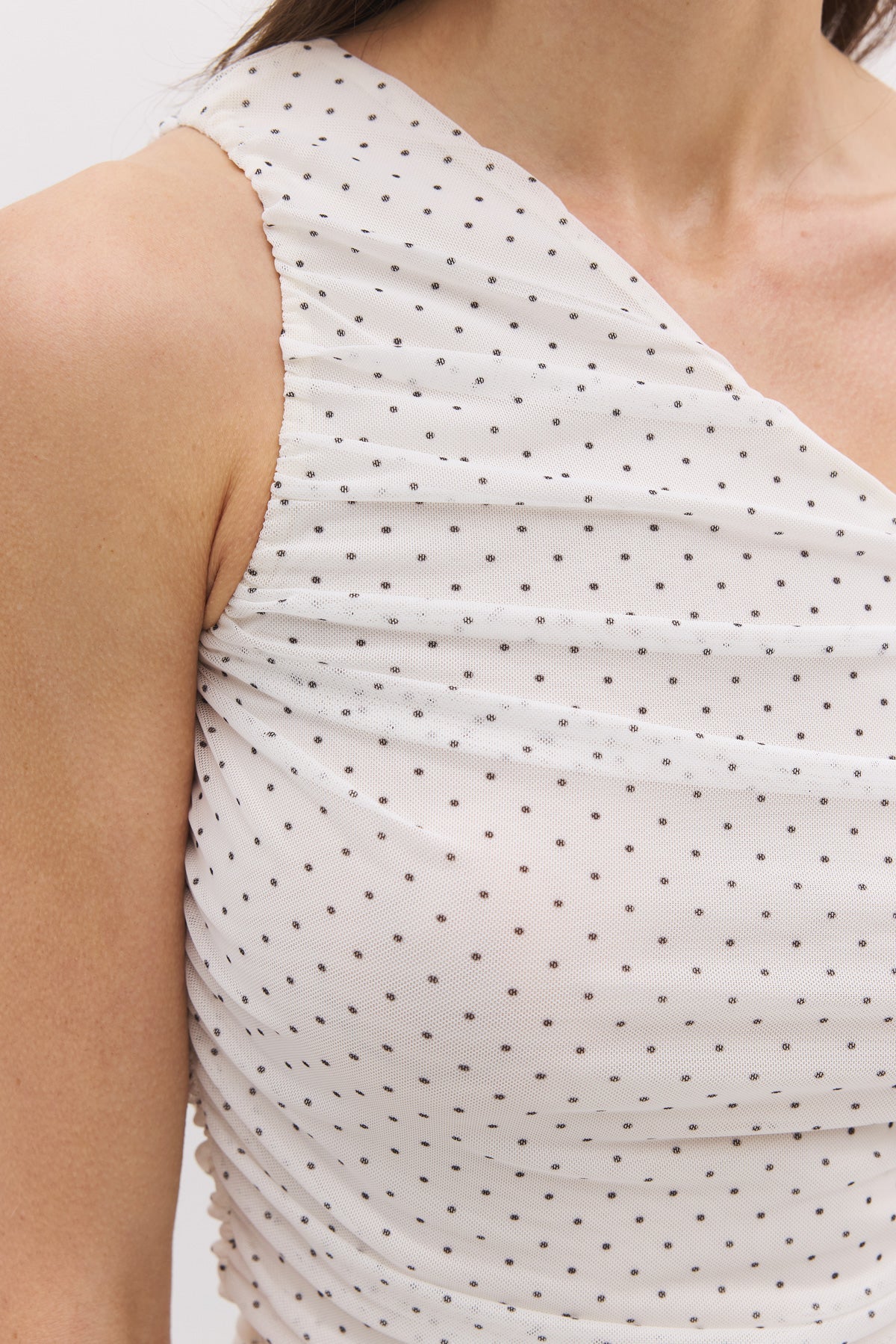 Asymmetrischer Body mit Druckknöpfen