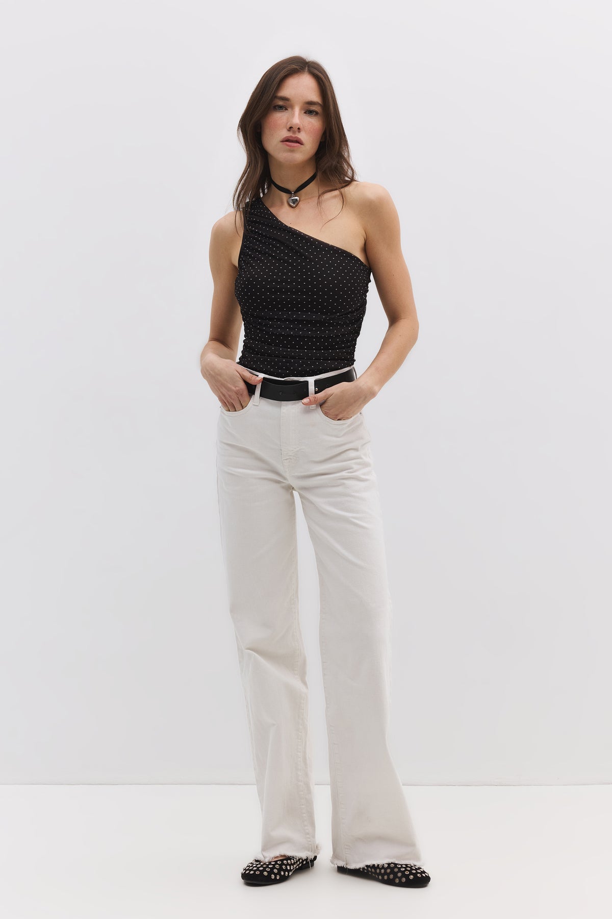Asymmetrischer Body mit Druckknöpfen