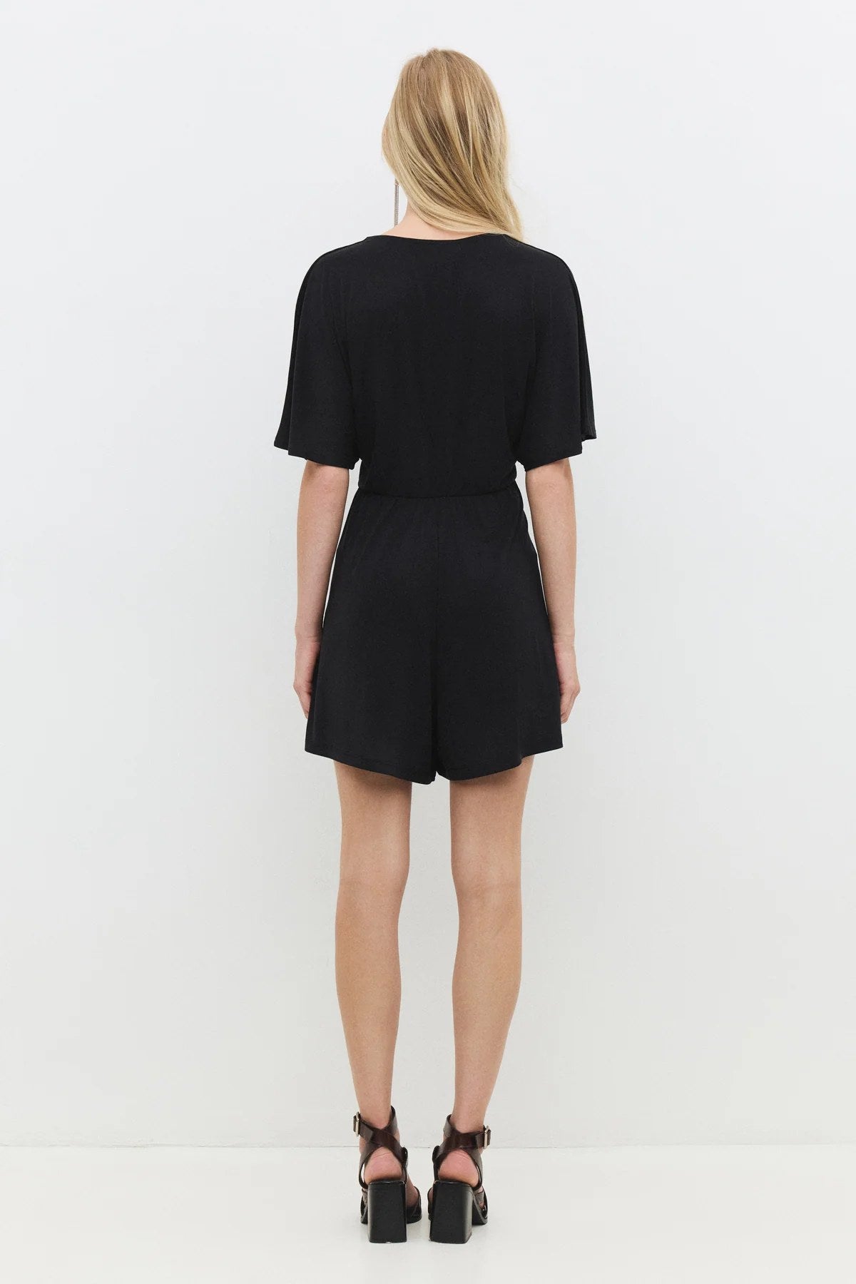 Jumpsuit mit asymmetrischem Schnitt
