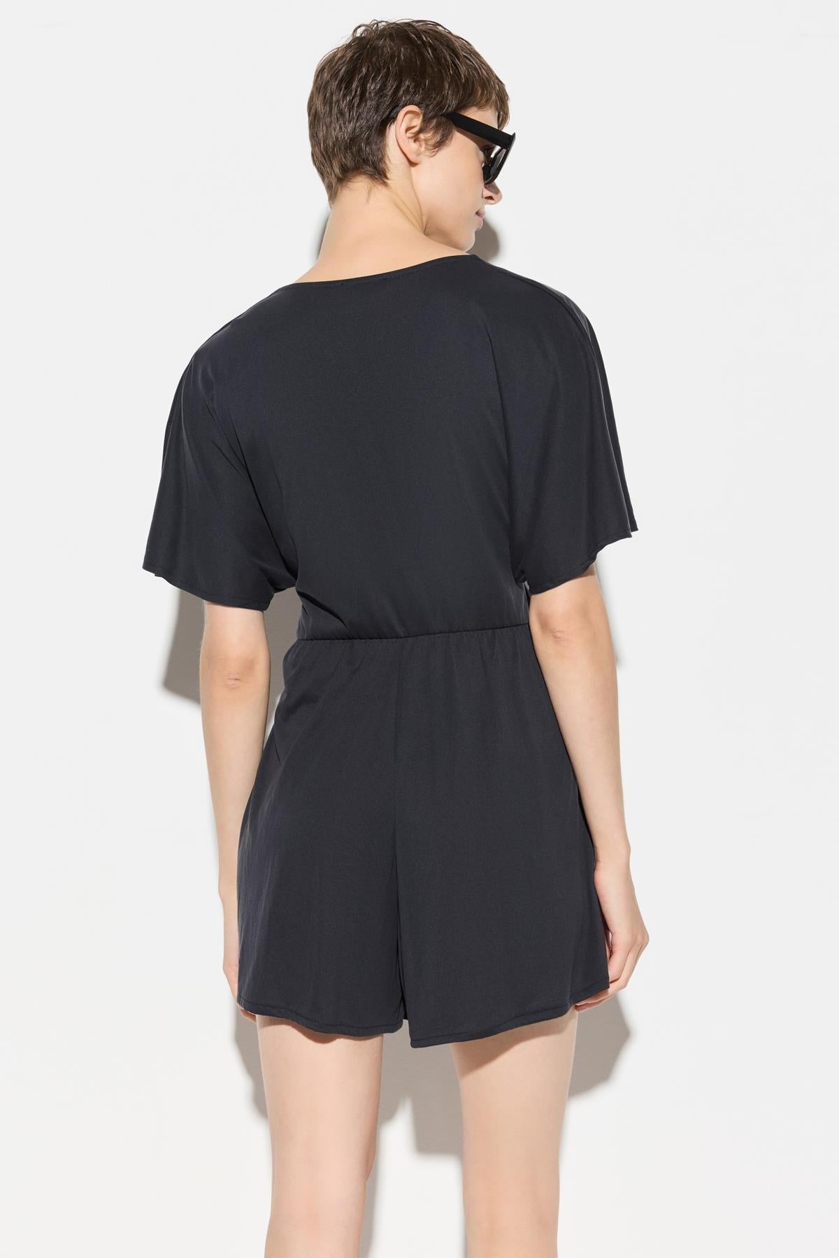 Jumpsuit mit asymmetrischem Schnitt