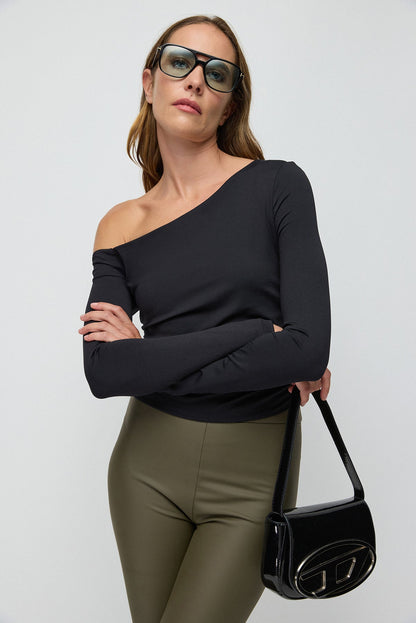 Basic-Bluse mit asymmetrischem Ausschnitt