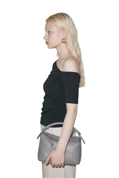 Asymmetrisches Rüschenshirt mit kurzen Ärmeln