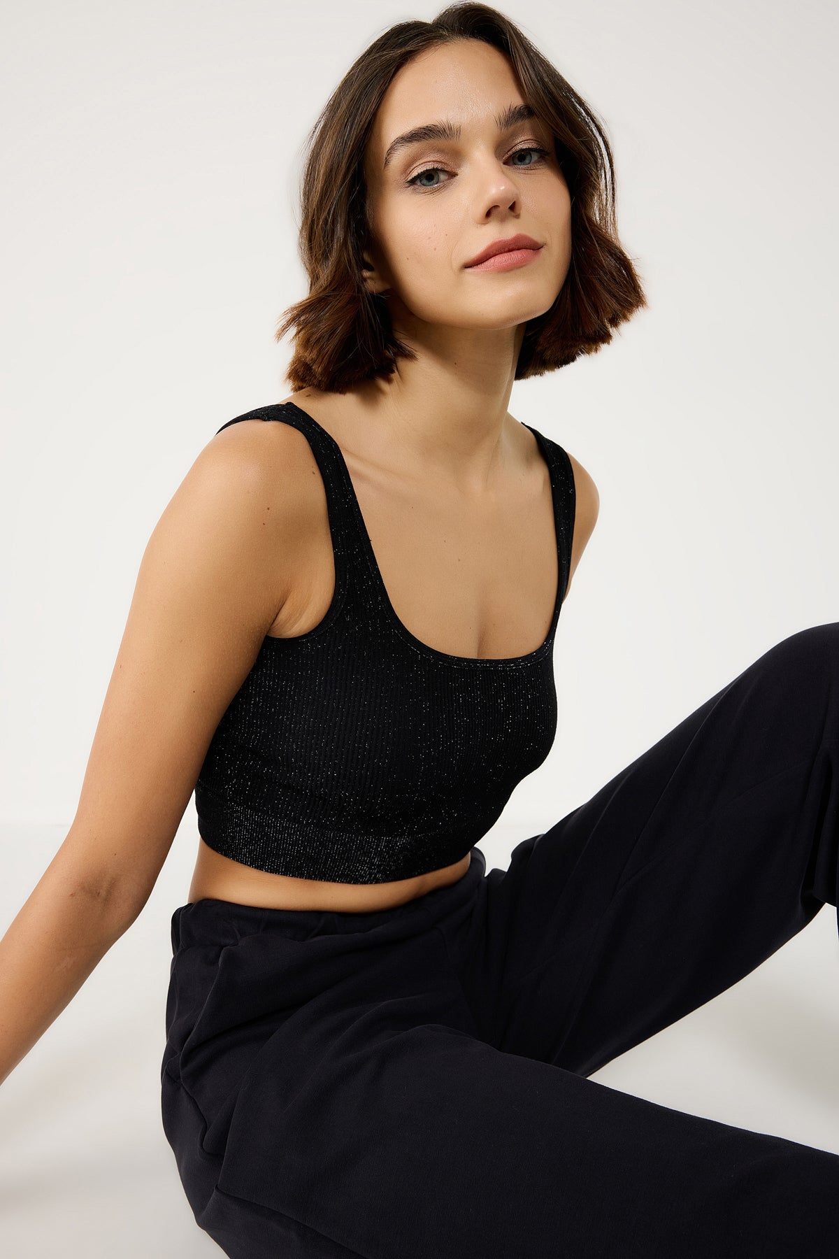 Crop-Bluse mit dicken Trägern