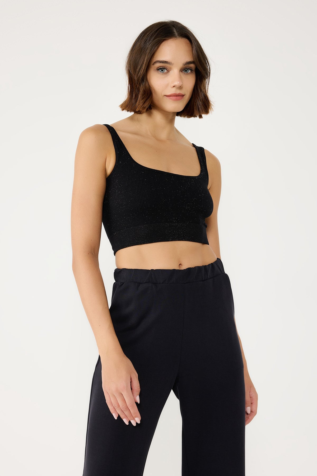 Crop-Bluse mit dicken Trägern