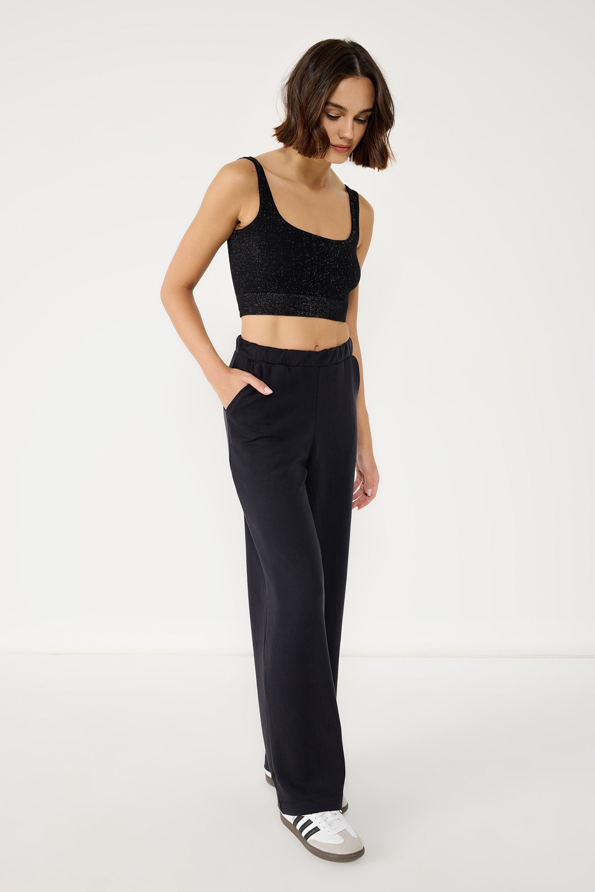 Crop-Bluse mit dicken Trägern