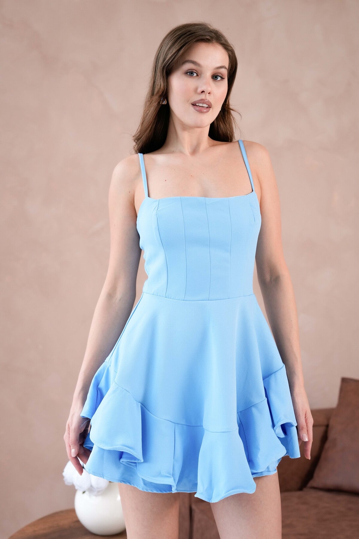 trägerloses Kleid mit dünnen Trägern