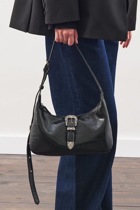 SCHULTERTASCHE MIT KNOPFSCHNALLE, SCHWARZ