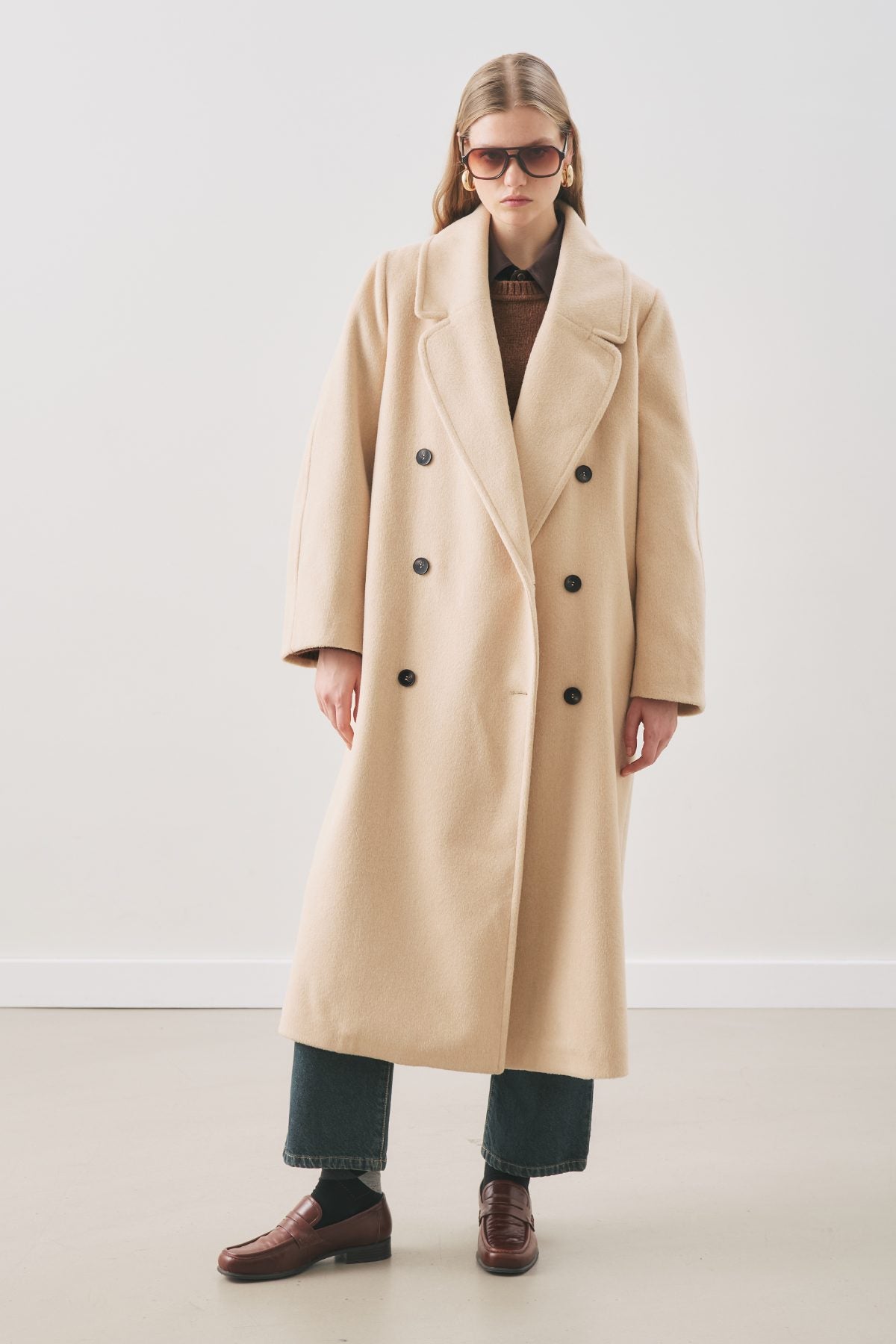 Manuka ZWEIREIHIGER WOLLMANTEL, SCHWARZ. Beige