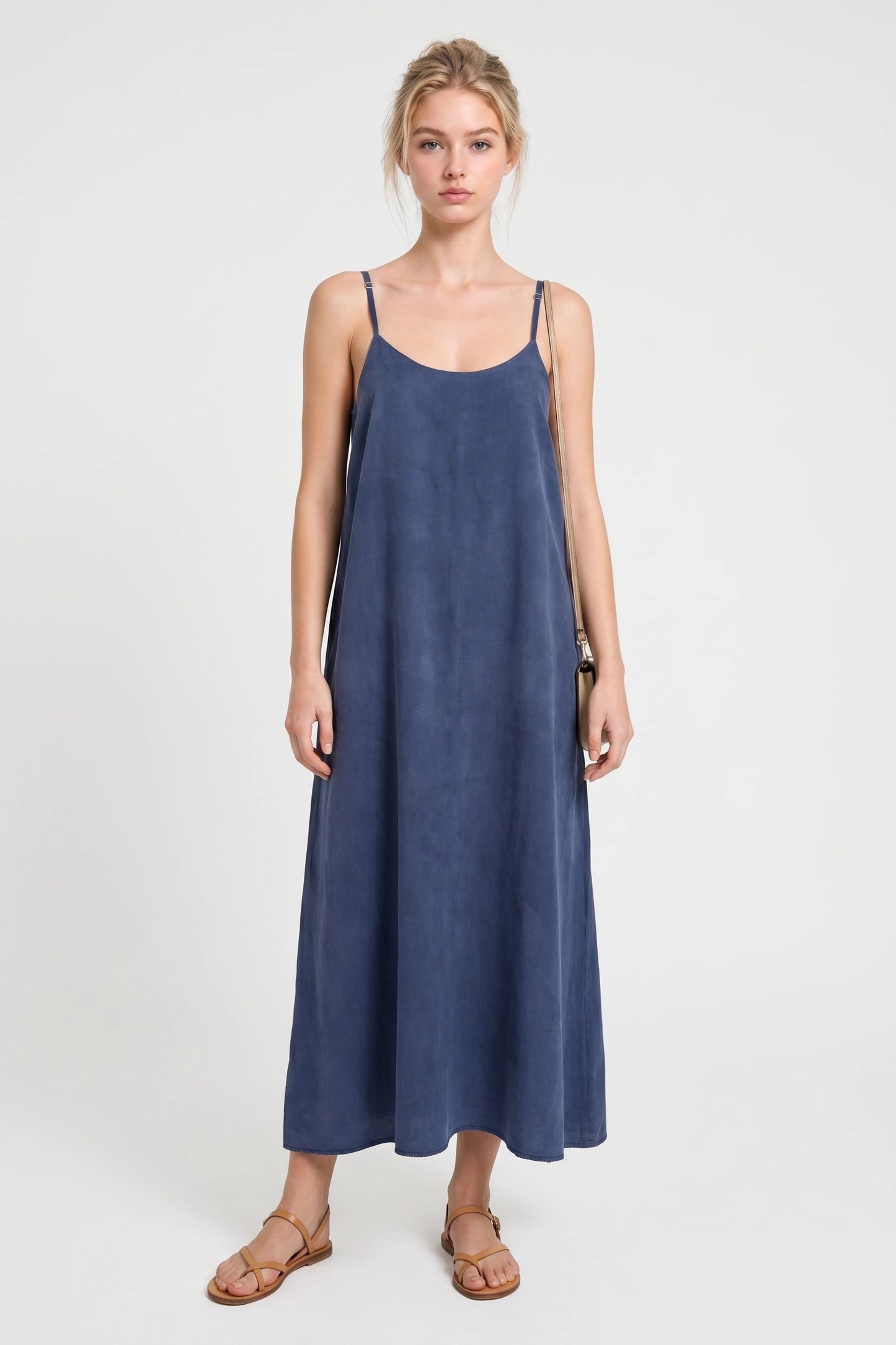 Verstellbares Midi-Kleid mit feinen Trägern