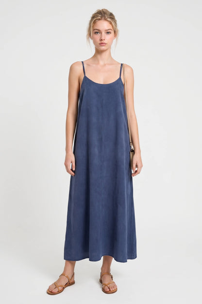 Verstellbares Midi-Kleid mit feinen Trägern