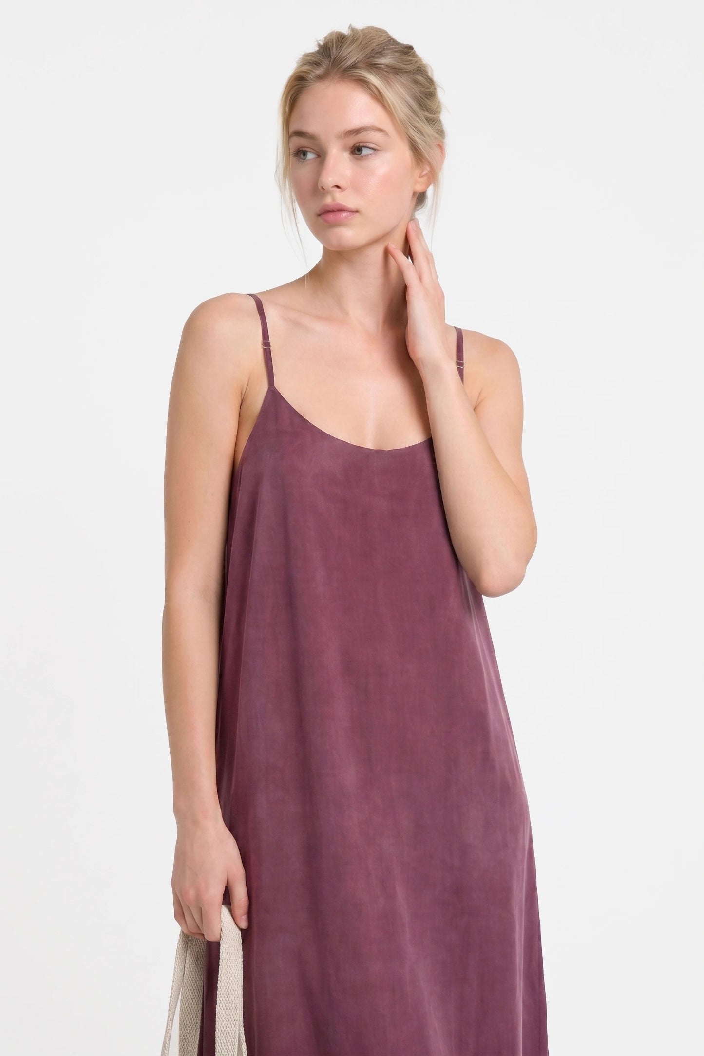 Verstellbares Midi-Kleid mit feinen Trägern
