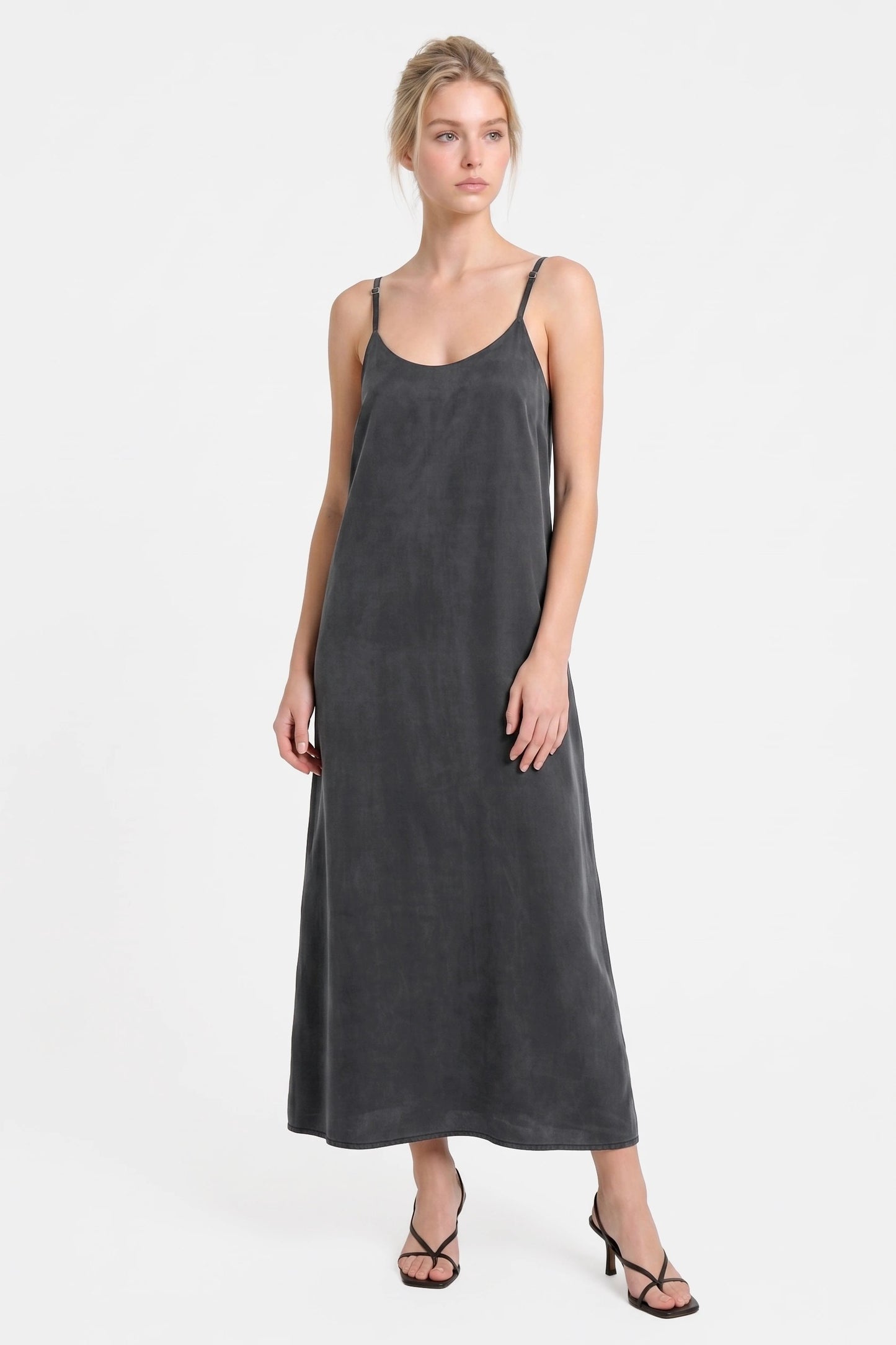 Verstellbares Midi-Kleid mit feinen Trägern