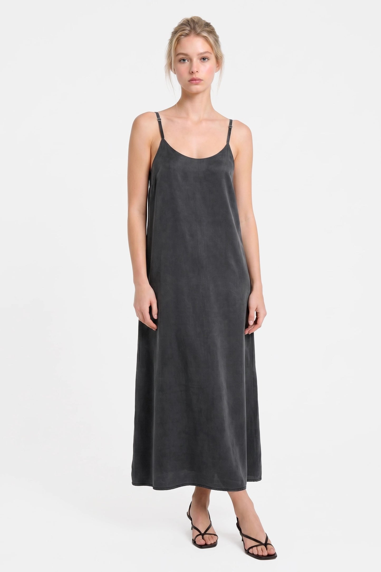 Verstellbares Midi-Kleid mit feinen Trägern