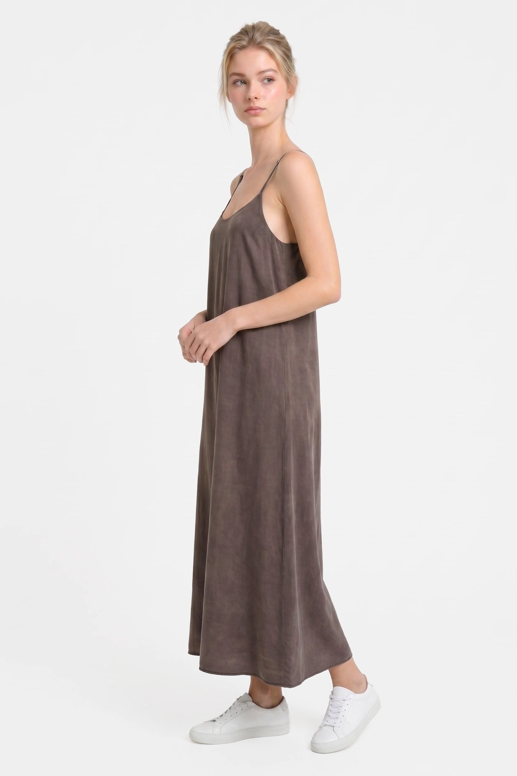 Verstellbares Midi-Kleid mit feinen Trägern